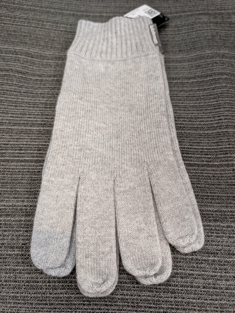 Lululemon Cold Pursuit Knit Gloves Gray Cashmere Blend Touchscreen L/XL NWT - Picture 2 of 7